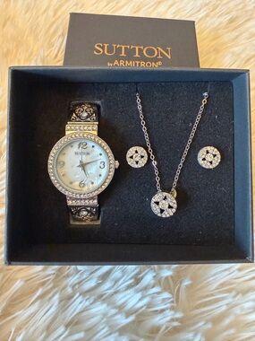 Sutton by Armitron Watch Necklace & Earrings Set Box Silver Tone